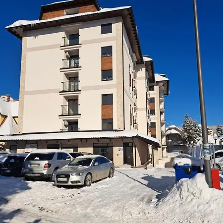 Ana * زلاتيبور